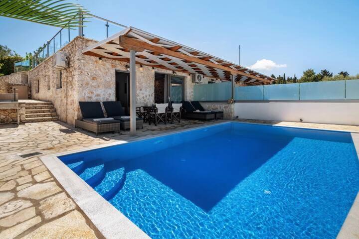 Villas Goudis Tsoukaladhes Exterior photo